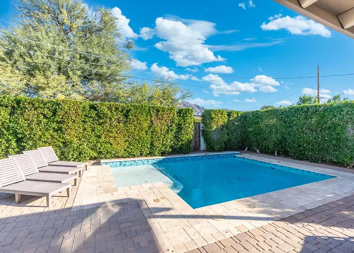 Holiday home Arcadia 5br Oasis Pool Putting & Sleeps 12 Phoenix