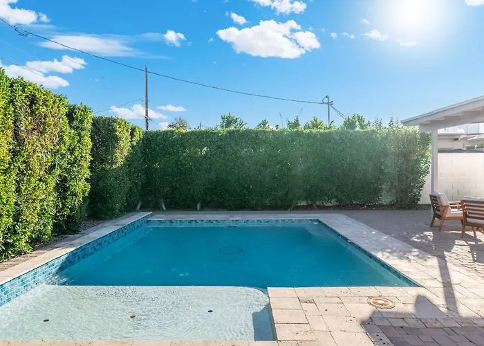 Arcadia 5br Oasis Pool Putting & Sleeps 12 * Phoenix
